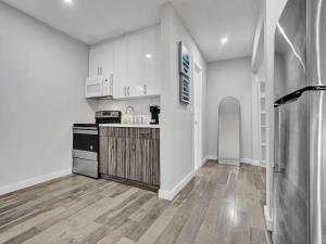 Coastal Charm Studio Beach House in Pompano Beach