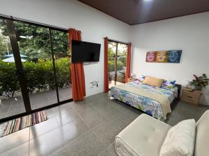 Uvita Oasis Retreat with Villa Apartment Bungalows