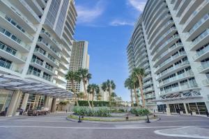2BR Ocean Views Condo in West Palm