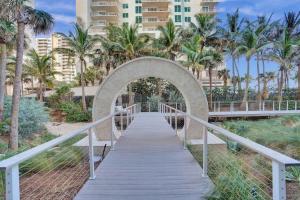 2BR Ocean Views Condo in West Palm