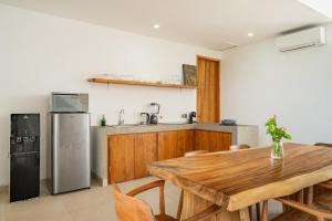 Tropical 3BR Beach Villa Amaya by Orivista