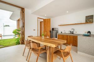 Tropical 3BR Beach Villa Amaya by Orivista