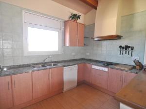 Casa espaciosa con jardín y piscina privada en LEscala - HISP-7-82