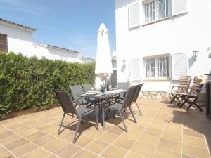 Casa elegante con piscina y terraza en LEscala - HISP-7-90