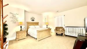 Luxurious 2BR Movie Theater Game Room Full Kitchen Gym