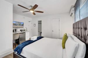 Eden Escape Walk to FLT Beach 1201