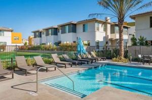 Beautiful Modern Spacious Condo Near San Diego