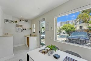 Eden Escape Walk to FLT Beach 1206