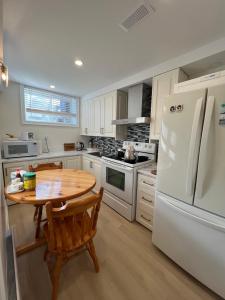 separate Suite Near Transit - Private Stay in Toronto Registration number STR-2503-FSHPPQ