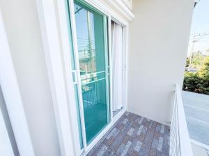 Donkaew minimalist townhouse