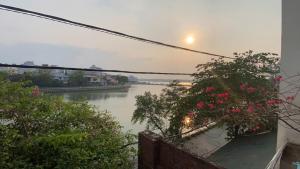 HUE 75 RIVER SIDE Homestay