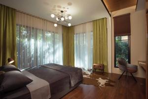 3-bdr Premium Villa in Nai Harn Baan Bua by Neo With Love