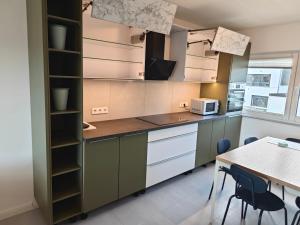 Siegen 2 - Geisweid Work and stay Neu Modernisiert 3 Schlafzimmer Badezimmer Wohnzimmer Balkon