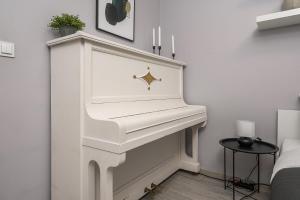 Lumina I 3-room Apartment with Balcony I Parking I near the Train Station