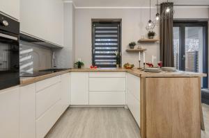 Lumina 3-room apartment near the train station