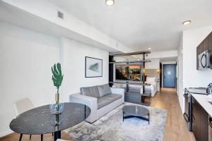 41st Floor Lux Miami Studio City and Bay Views