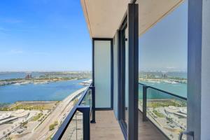 41st Floor Lux Miami Studio City and Bay Views
