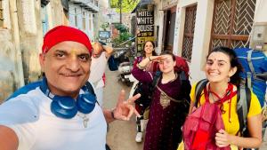 Hotel White House - A Family Homestay