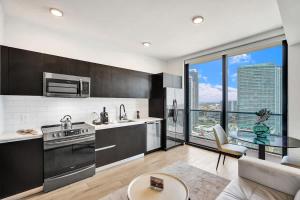 4604 Lux Miami Studio City and Bay Views