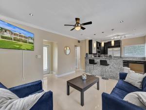 Beach Isles Modern 1BR in Fort Lauderdale with Patio
