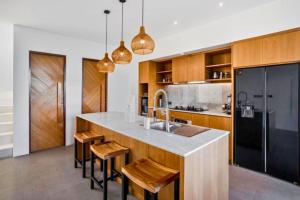 Briana Elegant 4 BR Private Pool Villa ZN441