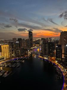 Sky-High Luxury 1BR Best Views of Dubai Marina Emaar 39th Floor