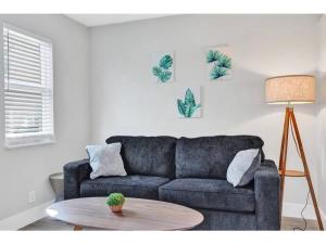 Rustic Retreats Beachy 1BR for 4 guests in the heart of Fort Lauderdale