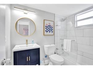 Rustic Retreats Beachy 1BR for 4 guests in the heart of Fort Lauderdale