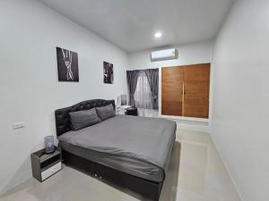 Rawai 4 Bedrooms Private Pool Villa