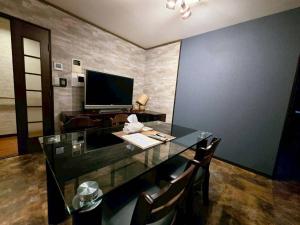 Newly opened Hotel 7 京セラドーム徒歩10分 道頓堀 関西空港 大阪城 海遊館直行 USJ1回乗換 出張 Family friendly Free parking 15 minutes by car to USJ