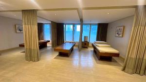 Elegant Central 1BR BGC 11P Uptown Parksuites T2