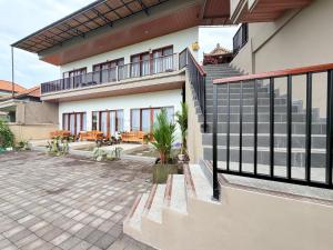 Villa Popolan and Guest House