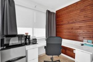 Waves Beach Town Studio Apartment
