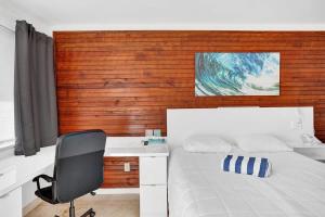 Waves Beach Town Studio Apartment