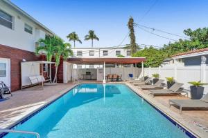 Waves Beach Town 2BR Apartment With Balcony