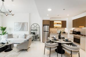 Grand Bleu, Emaar Beachfront - The Mint Stay