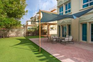 Luxury Spacious 5 bed Villa Pool and Garden