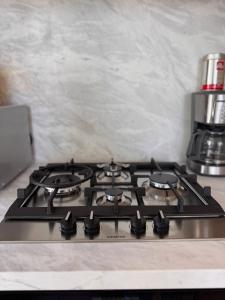 Luxury 2-Bedroom Apartment in the Heart of Melbourne