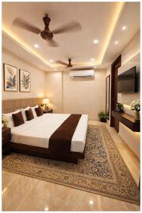 Hotel VIMOKSHA# RESIDENCE - Near Kashi-Vishwanath-Temple-And Ganga Ghat With-Lift-Wifi- Restaurant- Paid-Parking facilities-Newly Decorated Room- A Top Rated Premium Hotel in Varanasi