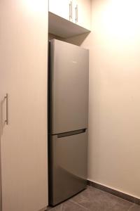 Bright Apt - Quiet - Near Metro - Fast WiFi