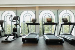 Brand New 2-BR apartment, only 7 min to the beach!