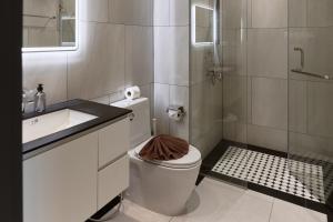 Brand New 2-BR apartment, only 7 min to the beach!