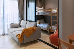 Brand New 2-BR apartment, only 7 min to the beach!