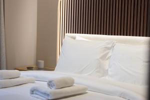 Burj Khalifa Front Ultra Luxe Designer Residence