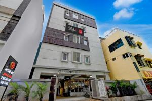 Collection O The RIO HOTEL JNTU Bus Stop