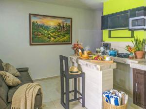 Romantic Escape I 500m Beach I Memory Foam King Bed I AC Kitchen WiFi Value Stay 4B