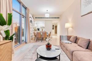 2BHK Canal View Stay-Business Bay