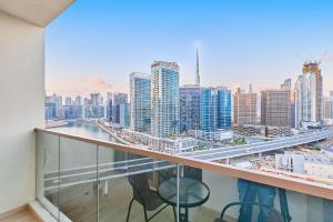 2BHK Canal View Stay-Business Bay