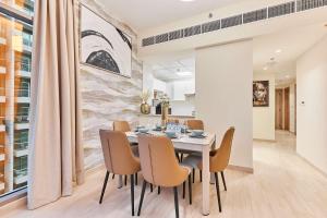 2BHK Canal View Stay-Business Bay