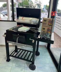 8-10pax Taman Johor Jaya Semi D Near Desa Tebrau, Mount Austin